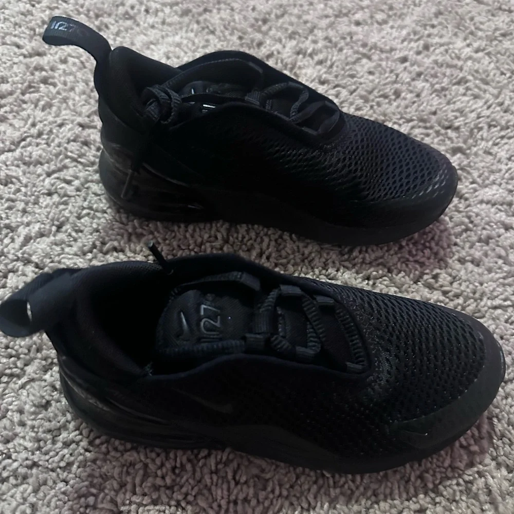 Gently Used Air Max 270 Casual Sneakers